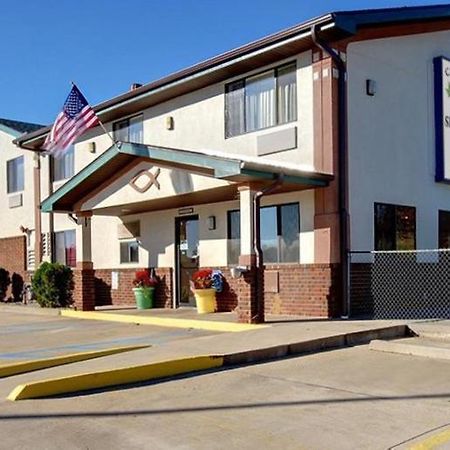 Cassville Four Seasons Inn&Suites Extérieur photo